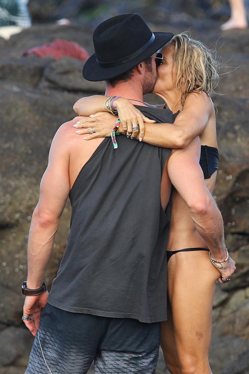 Chris Hemsworth And Elsa Pataky Super Hot Vacation moments HollywoodGossip