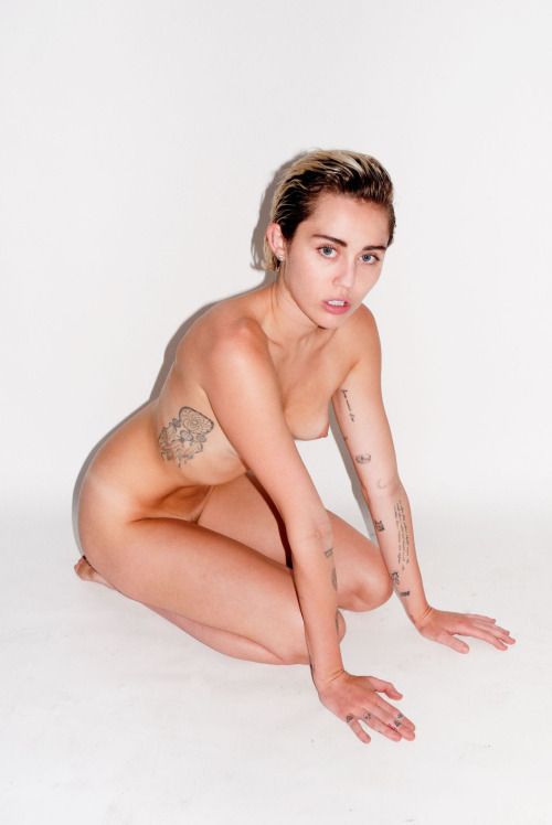 Miley Cyrus Hottest S3xiest Photo Images Pics HollywoodGossip